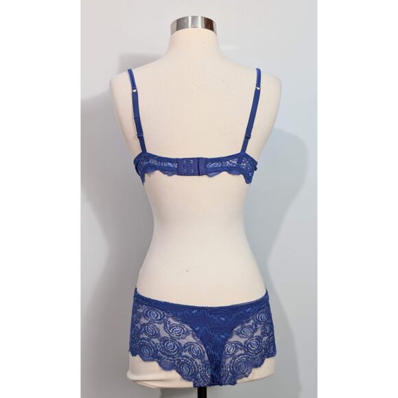 Christie's Designer Italian Blue Lace Bra and Panty Set - Picture 2 of 4